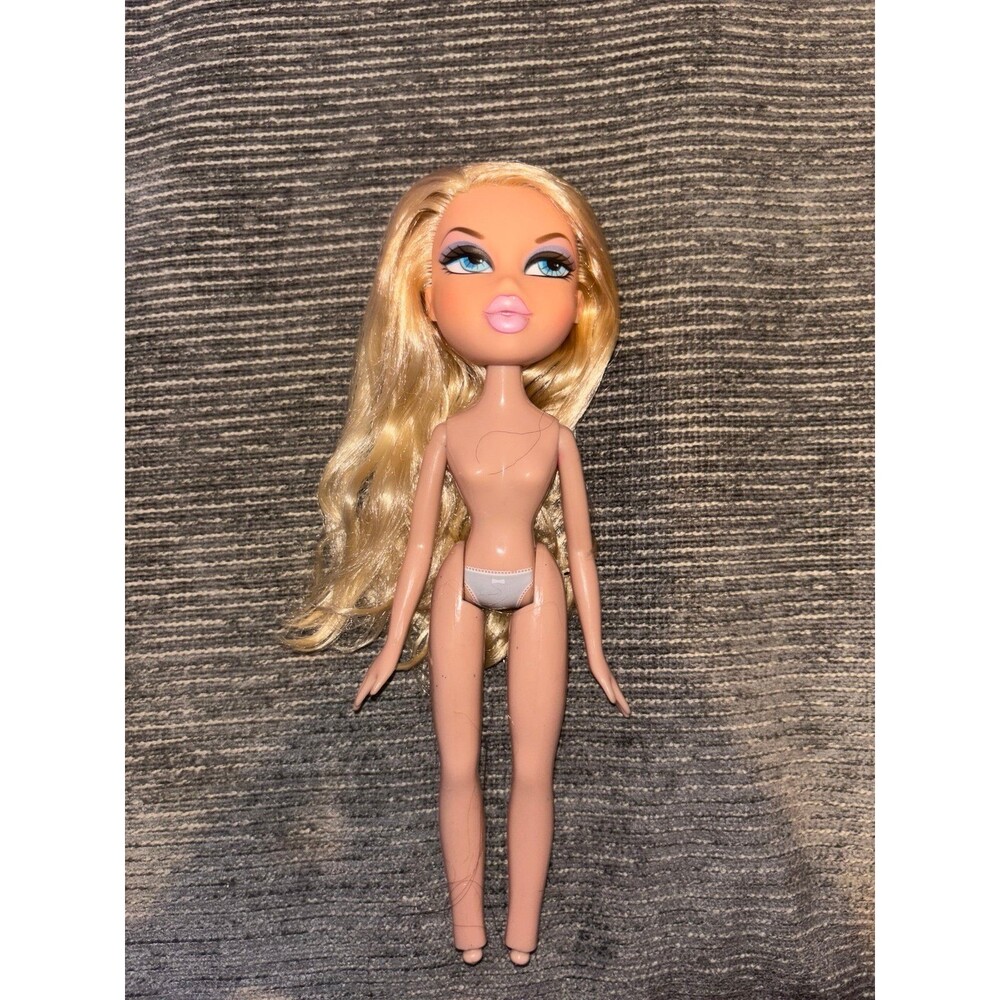 Bratz Pampered Pupz Cloe